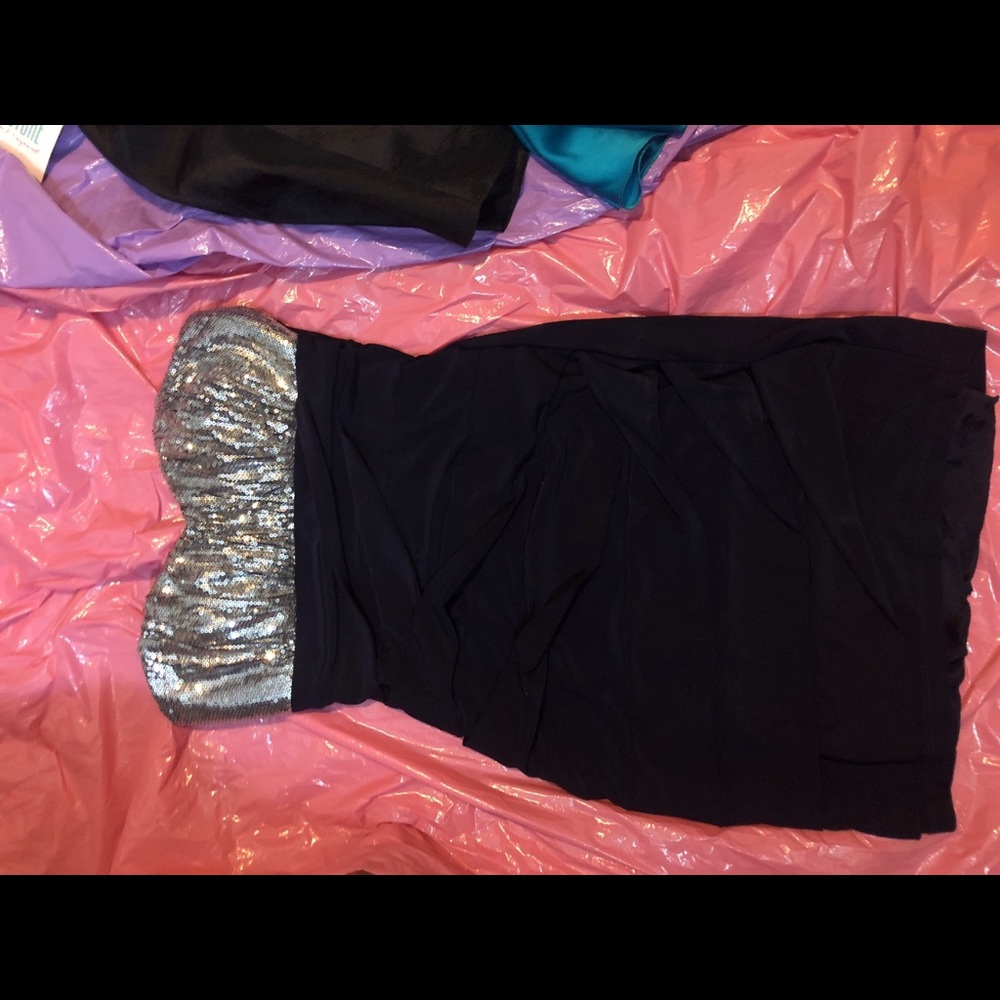 Cute dark blue dress!!